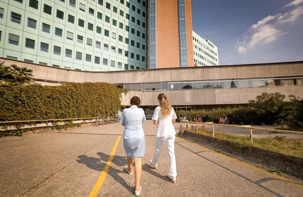 Sindikat medicinskih sester opozarja, da niso preobremenjeni le zdravniki