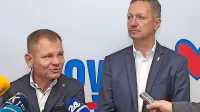 Popovičev odvetnik Franci Matoz pravi, da bo sodbo najprej 
proučil, nakar se bosta z Borisom  Popovičem pogovorila, ali bosta 
vložila ustavno pritožbo na ustavno sodišče.  