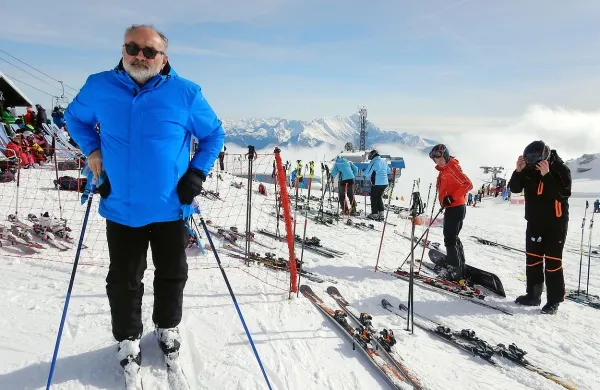 Skornišek ostaja v.d. direktorja, saj direktorja s polnim mandatom 
niso našli. Zdaj ga iščejo z novim razpisom. 