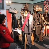 Zvonci, maske, klešče in tudi solze