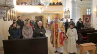 Obnovljeno notranjost cerkve sv. Krizogona v Hrušici je minulo 
nedeljo blagoslovil koprski škof msgr. Jurij Bizjak.  