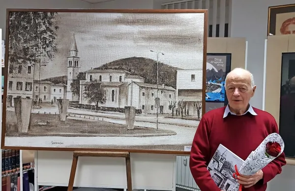 Marijan Miklavec je  knjigo Ponos Krasa predstavil v Kosovelovi 
knjižnici. Navdih za slike v  tehniki z zemljo je  dobil  pri domorodcih 
v Avstraliji, saj je želel pri  slikah uporabiti kraški material.

