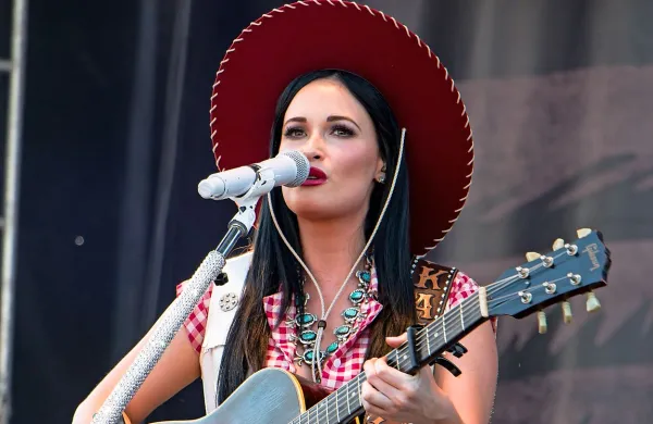 Kacey Musgraves je prejela grammyja za za najboljši album leta - 
Golden Hour. 