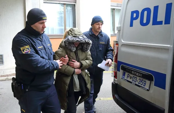 Osumljeno uboja svojega partnerja so s  koprskega sodišča včeraj 
odpeljali v pripor. 