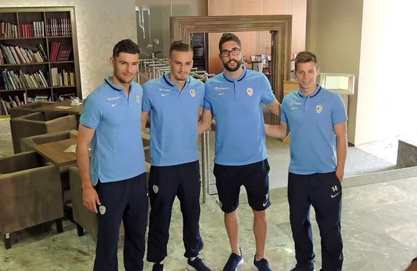 Miha Zajc (prvi z desne) in Miha Mevlja (drugi z desne) se bosta  
bržkone spet srečala šele marca na reprezentančnem zboru.