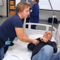 Okrevanje bolnikov po možganski kapi je ključno s primerno vrsto 
fizioterapije. 