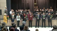Vodja sežanske območne izpostave Vladislava Navotnik se je ob koncu zahvalila dirigentom in mentoricam povirskih mažoretk.