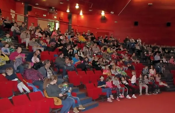 Kino Pivka deluje vsak konec tedna, na sporedu pa so najnovejši 
filmi in 3D animacije.