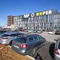 Pri koprskem olimpijskem bazenu ne bo več brezplačnega parkiranja