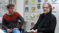 Vinko Möderndorfer (desno) se je  o poeziji in še marsičem  pogovarjal z Orlandom Uršičem.  
