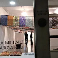Tekstil na poti od umetnosti proti oblačilu