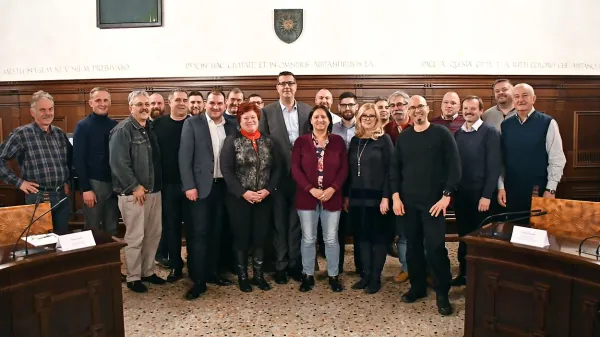 Na pobudo župana Aleša Bržana so se sredi januarja v Pretorski 
palači sestali predsedniki krajevnih skupnosti koprske občine.