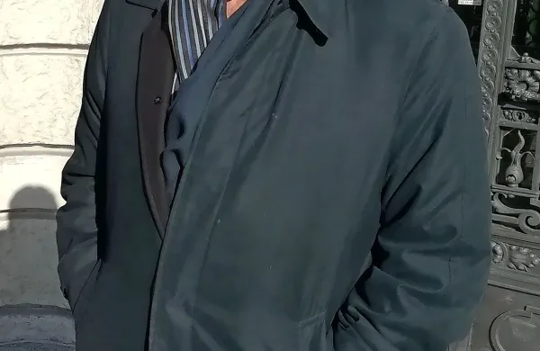 Milan Mandarić (na fotografiji desno) z odvetnikoma