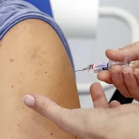 Cepljenje proti pnevmokokom je  del cepilnega programa,  lahko se 
cepijo tudi odrasli in si s tem  prihranijo zaplete z zdravjem. 