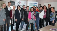 Ekipa postojnske porodnišnice, ki sodeluje v čezmejnem projektu 
(na fotografiji), je na včerajšnjem srečanju v Postojni izkušnje in 
dobre prakse izmenjala z italijanskimi kolegi.