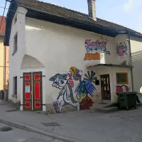 C.M.A.K. za marec pripravlja bogat 7. festival Deuje babe, nadaljnja usoda njegovega domovanja pa 
je negotova.