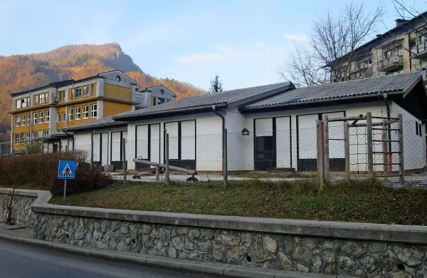 Množični odziv občanov na županovo spletno vest, da občina ne 
bo gradila dragega vrtca v Spodnji Idriji, kaže, da so željni 
aktualnih informacij.
