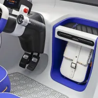 Če kaj, potem se Francozi spoznajo na oblikovanje. Simpatična 
notranjost mini avtomobilčka za dve osebi.


