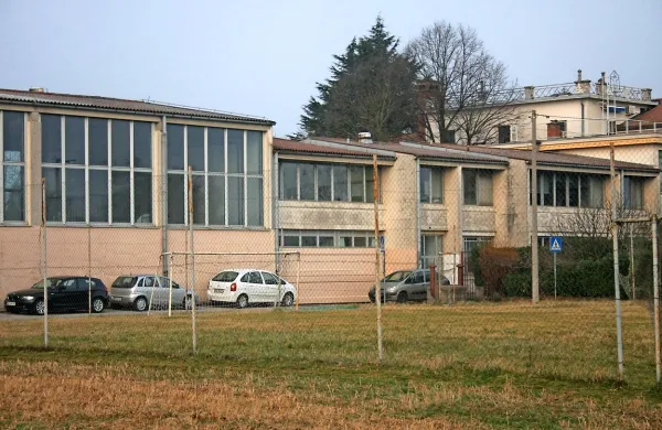 Montažni del šole in telovadnica že dolgo kličeta po obnovi. 