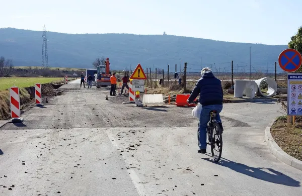Ob vstopu v Vrtojbo bodo postavili prometni otok, s katerim bodo 
umirjali prehitre voznike. 