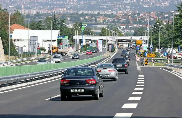 Ankarančani z dodatnimi razlogi napadajo vinjetni sistem na hitri 
cesti od Škofij do Srmina.