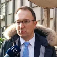 Sojenje zoper pulmologa Damjana Birtiča se bo po dobrem letu 
najverjetneje sklenilo čez dober mesec.