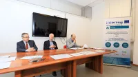 Čezmejno sodelovanje je pomembno tudi pri šolajoči se mladini, 
so poudarili med podpisom sporazuma v Trstu.