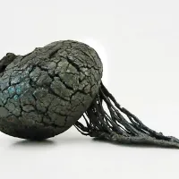 Tamara Bregar: Intertwined, 2018, glazirana keramika