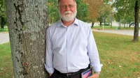 Alberto Manguel,   avtor zelo priljubljenih knjig o knjigah, ki je leta 2011 gostoval na festivalu 
Vilenica, bo tokrat predstavil svoj sveže prevedeni biografski esej  Z Borgesom.   