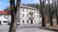 Občina za nekdanji hotel na Predmeji išče zasebnega vlagatelja.