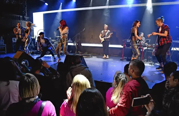  Predstavitve Leinega drugega albuma 2018 se je udeležila publika vseh generacij.