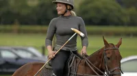 Andreja Bajc dela kot trenerka konjev za polo.