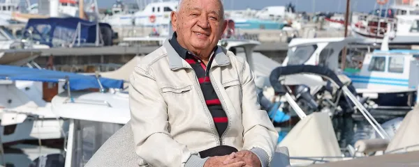 Andrej Jelačin se iz Kopra, kjer živi zadnja štiri desetletja, pogosto rad vrača v 
rodne Sonožeče. 