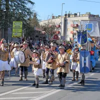 Tradicionalno in novodobno z roko v roki