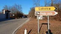  Na robu goriškega Krasa je še vedno prostor, rezerviran za  malo turistično naselje. Se bo kdaj našel 
investitor?