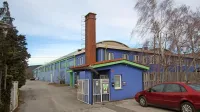 Poslovne prostore nekdanjega Trgoavta v Hrpeljah je na javni 
dražbi kupila slaba banka, ki jih bo tudi naprej prodajala, najprej  
v celoti.  