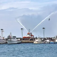 Botra novega čolna uprave za pomorstvo je bila ministrica za 
infrastrukturo Alenka Bratušek.