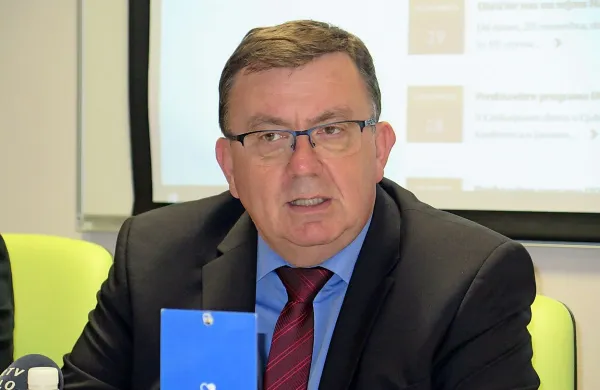 Samo Fakin je odstopil zaradi težav z zdravjem.