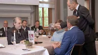 Ena od Gruzovinovih nalog bo tudi dekantiranje steklenice vina in 
njegova predstavitev ter natakanje.