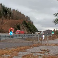 Območje na Ravbarkomandi, pred začetkom viadukta,  je ena 
možnih lokacij, kjer bi lahko umestili nov avtocestni priključek za 
Postojno.