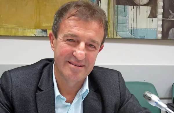  Svetnik Dobrivoje Subić (na fotografiji) je poklical Edvina Škamperleta in mu rekel, da ne more biti član odbora za okolje, čeprav 
Subić za takšne izjave nima  pristojnosti.