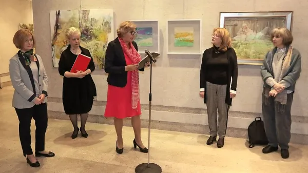 Razstavo Misli v barvah so  na dan žena   v Kulturnem centru Lojze Bratuž v Gorici odprle ženske.  