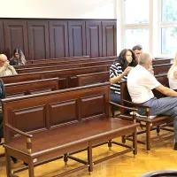 Po tem, ko sta se koprska višja sodnika izločila iz pritožbenega 
postopka v zadevi Vasić zaradi Polke Bošković (prva z leve), je 
sedaj senat končno složen.
