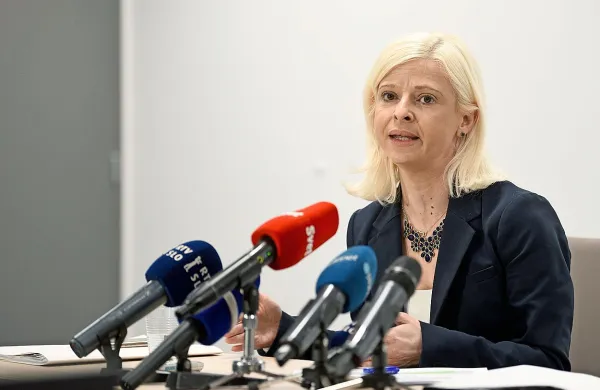 Ministrica za delo Ksenija Klampfer