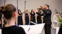 Že drevi bo zapel Akademski pevski zbor Univerze na Primorskem, 
ki ga vodi Ambrož Čopi, tudi umetniški vodja festivala. 