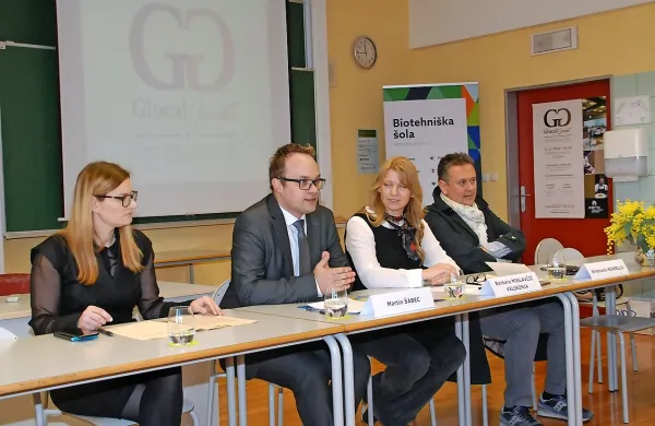 Na biotehniški šoli, kjer so predstavili projekt, bodo za kulinarične 
izzive zagotovili  pridelke, ki bodo zrasli na šolskem posestvu.