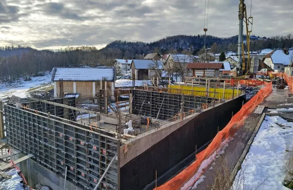 Ena letošnjih največjih naložb je gradnja večnamenskega objekta 
na Šentviški Gori, za kar bodo namenili  450.000 evrov.