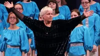  Zmagoviti ruski mladinski zbor Vesnianka  vodi Lubov Aldakova.