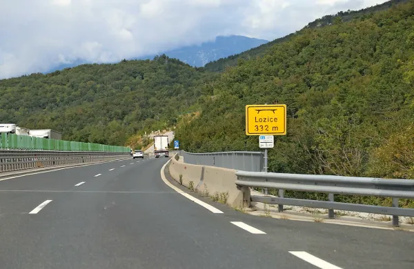 Eno od treh testnih polj bo  na viaduktu Lozice. 