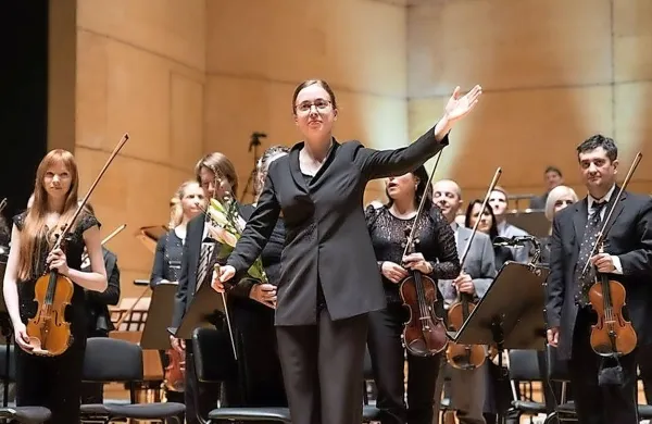Dirigentka Mojca Lavrenčič, ena od gostov rubrike Primorski glasbeni talenti, je nedavno nastopila  
z Orkestrom Slovenske filharmonije na   koncertu glasbene matineje Glasbene mladine Slovenije. 